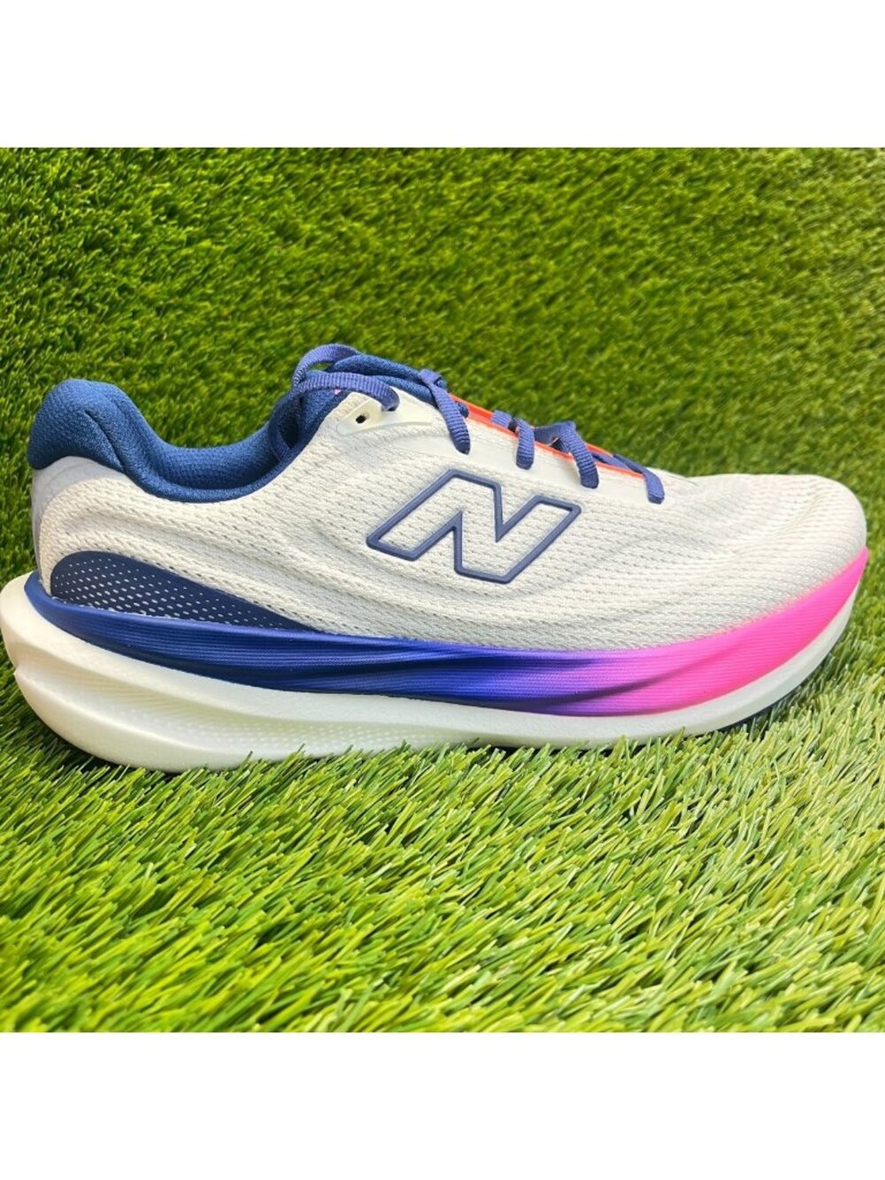 New Balance 1080v15 Womens Size 10.5 White Blue Athletic Running Shoes Sneakers